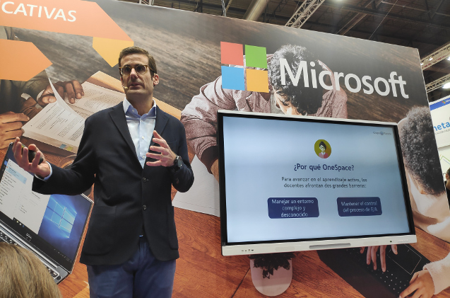 Presentación de la solución One Space en el stand de Microsoft. Presentación de la solución One Space en el stand de Microsoft.